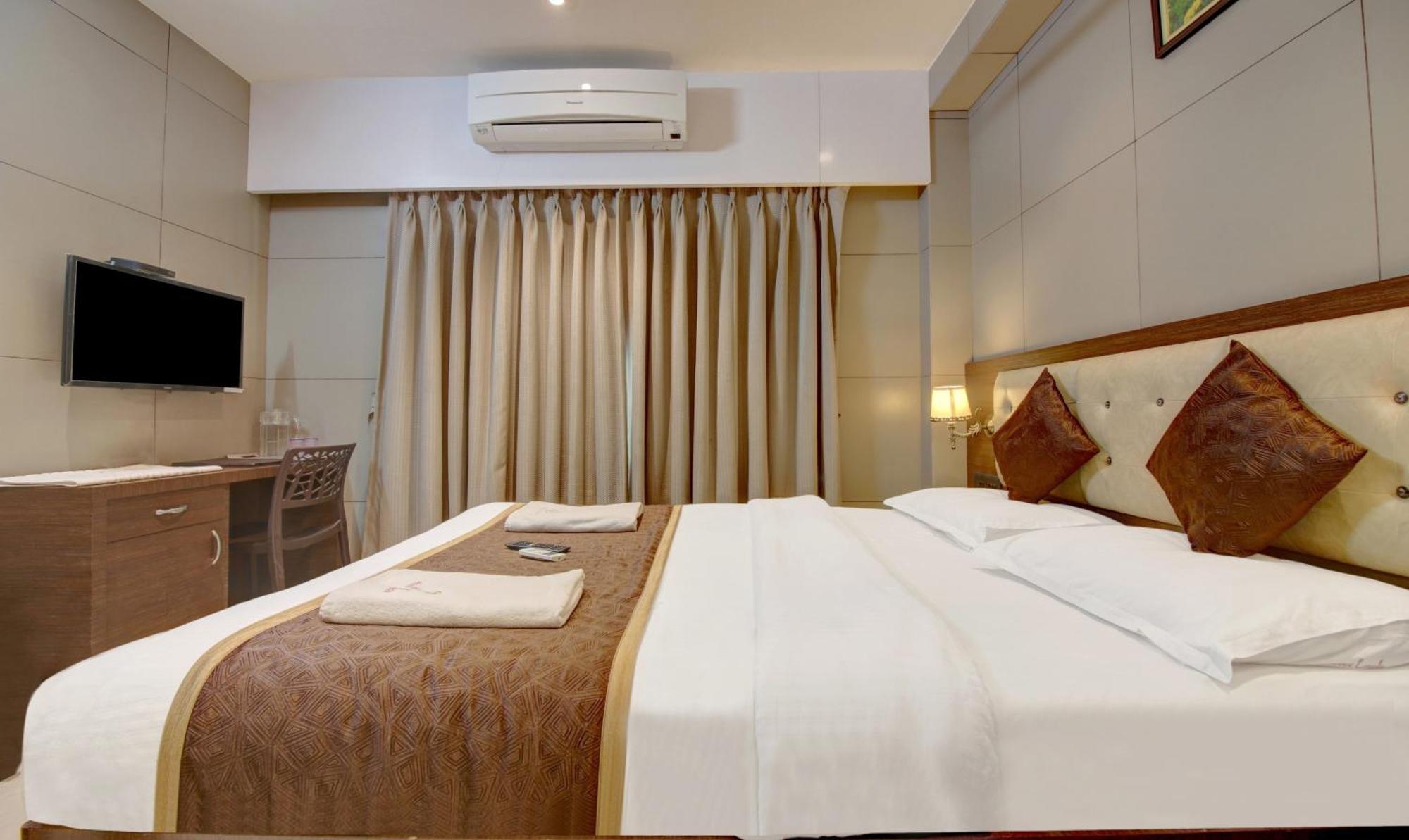 Hotel Leela Kalján Kültér fotó