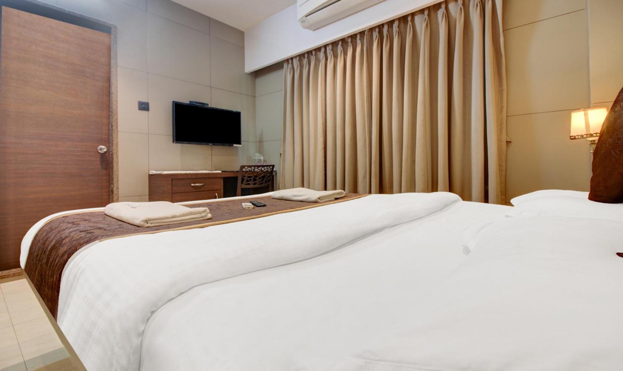 Hotel Leela Kalján Kültér fotó