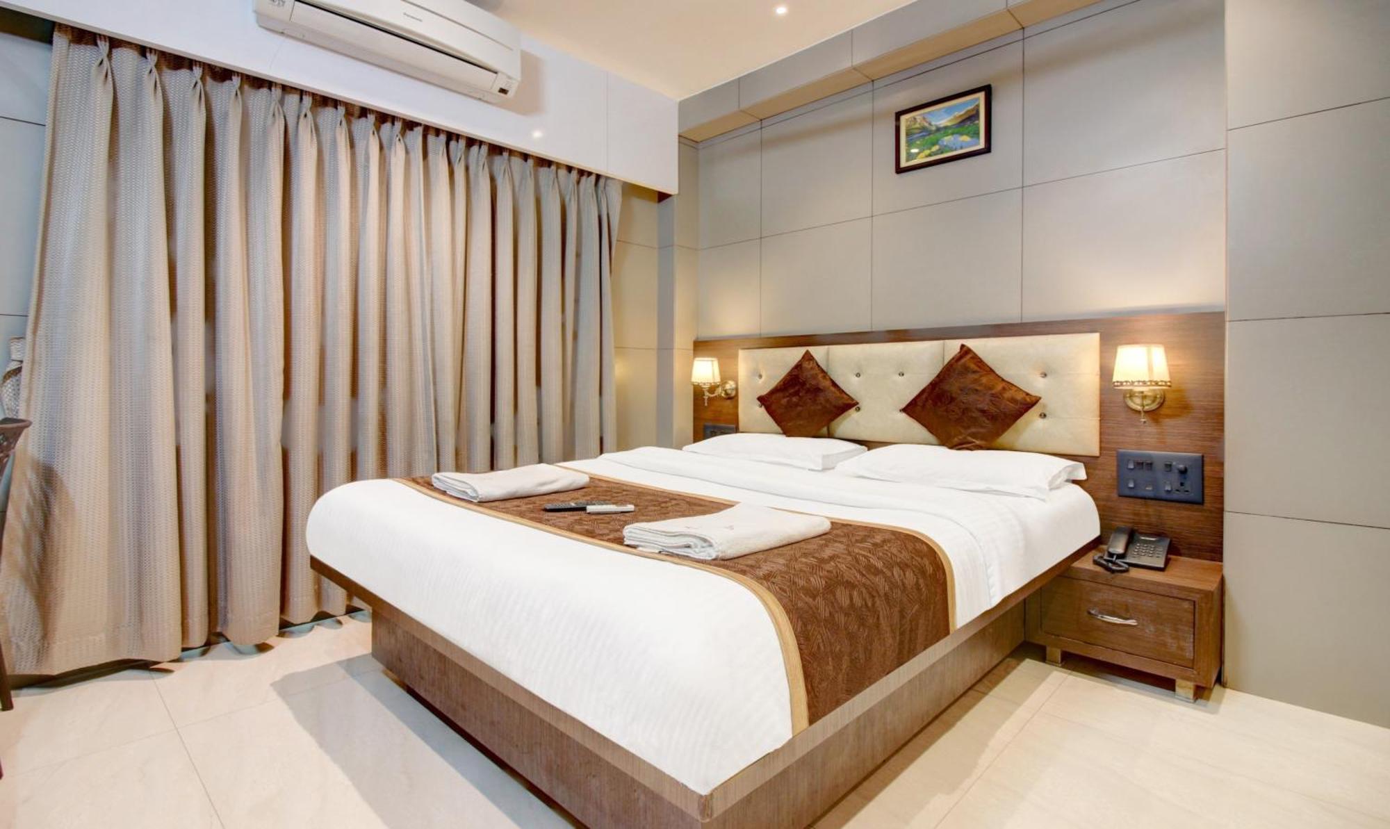 Hotel Leela Kalján Kültér fotó