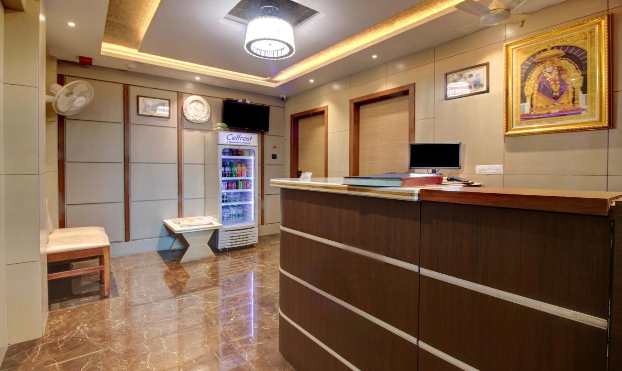 Hotel Leela Kalján Kültér fotó