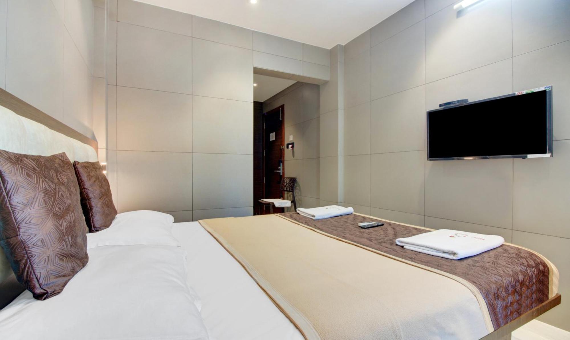 Hotel Leela Kalján Kültér fotó